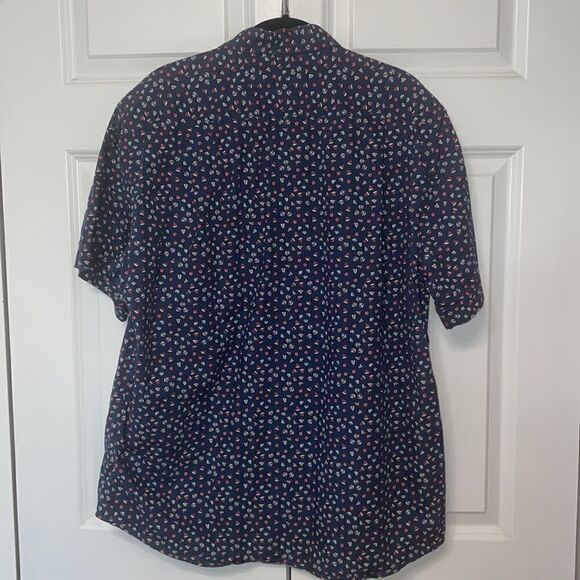 Charleston Threads button down shirt - Picture 6 of 6